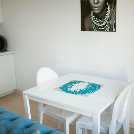 Flat White Apartament Pultuskアパートメント エクステリア 写真